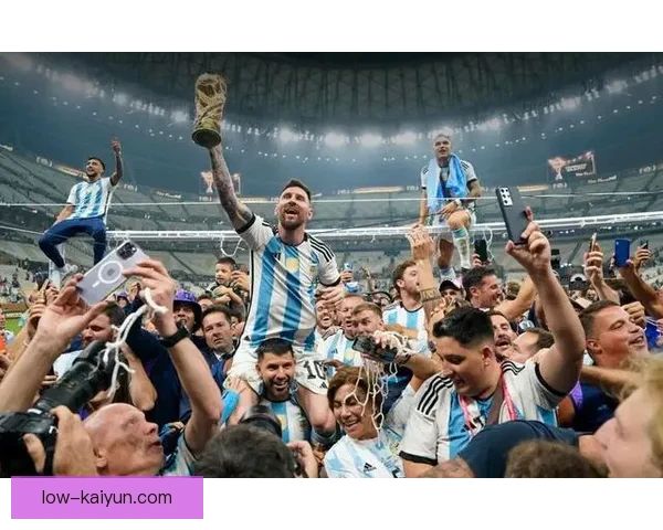 世界杯历史回顾：见证足球盛事的伟大瞬间与发展轨迹